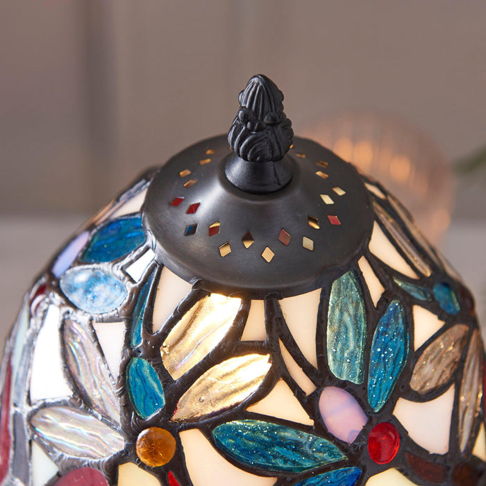 lorette tiffany bedside lamp 64246 close fitting image