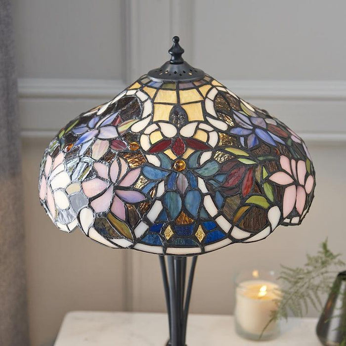 sullivan medium table lamp close fitting image